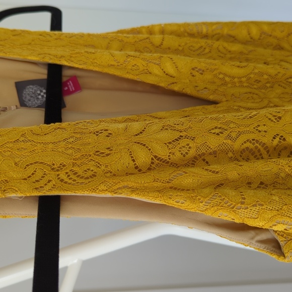 Vince Camuto Yellow Lace V-Neck Dress - Picture 4 of 4